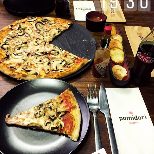 10/7/2017에 Burak A.님이 Pomidori Pizzeria에서 찍은 사진