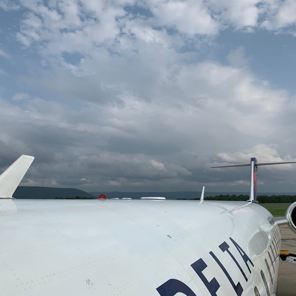 6/3/2019에 Sam K.님이 University Park Airport (SCE)에서 찍은 사진