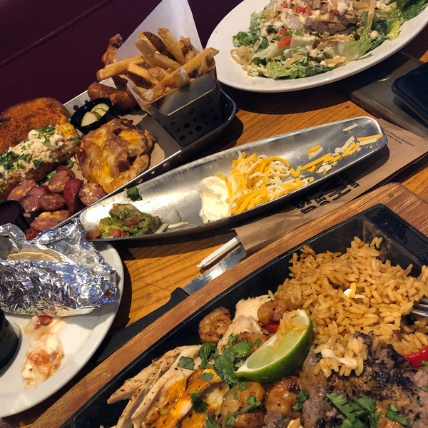 Photo taken at Chili&#39;s Grill &amp; Bar by Adyb J. on 8/1/2019