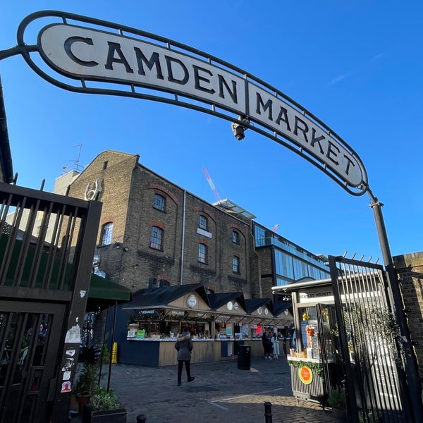 Foto tirada no(a) Camden Stables Market por M em 11/30/2023