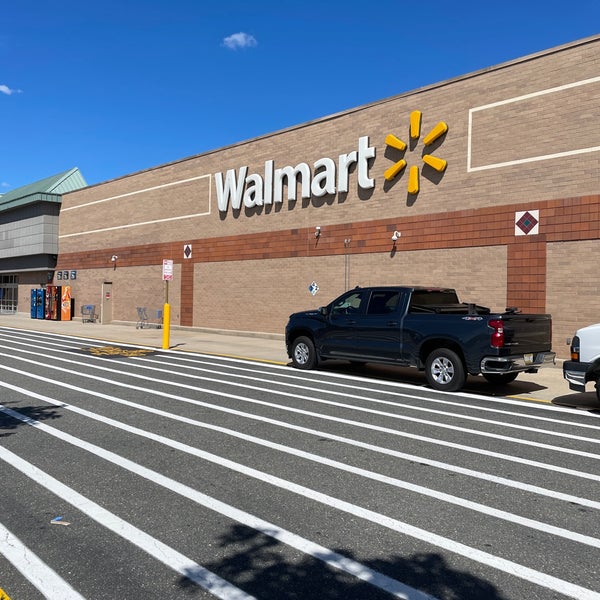 Walmart Supercenter Big Box Store in Glen Allen