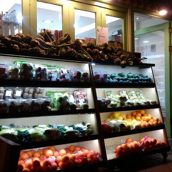 Photo taken at 4 Seasons Bio - Organic Food Market by E M. on 4/1/2013