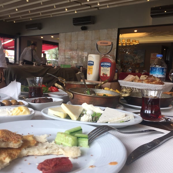 Photo taken at Zevahir Restoran by Ekrem on 10/13/2018