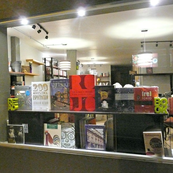 รูปภาพถ่ายที่ Hyperión Librería โดย Hyperión Librería เมื่อ 1/27/2014