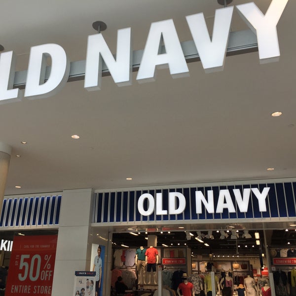 Old Navy Clothing Store in Oshawa