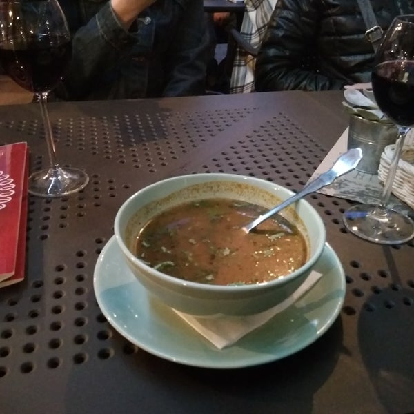 รูปภาพถ่ายที่ Chmeli Suneli restauracja Gruzińska โดย Ramzes 4. เมื่อ 4/30/2019