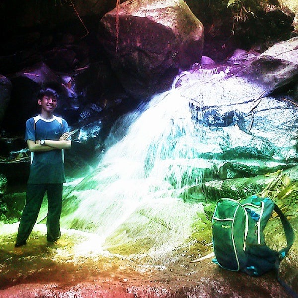 Mitos Pacaran di Air Terjun Kakek Bodo: Benarkah Membawa Hoki?