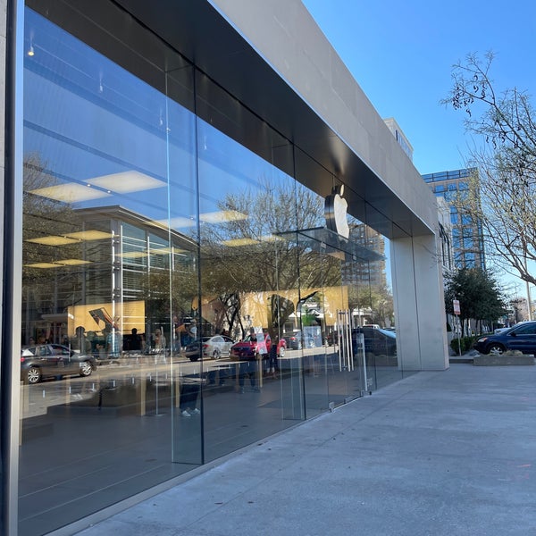 Knox Street - Apple Store - Apple