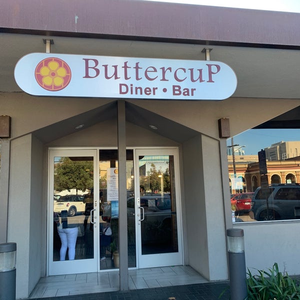 Foto tirada no(a) Buttercup Grill por santagati em 11/10/2019