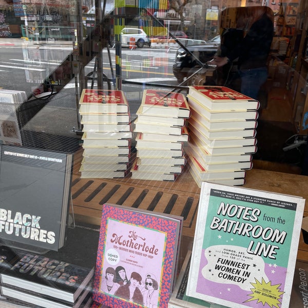 Photo taken at Greenlight Bookstore by santagati on 3/31/2021