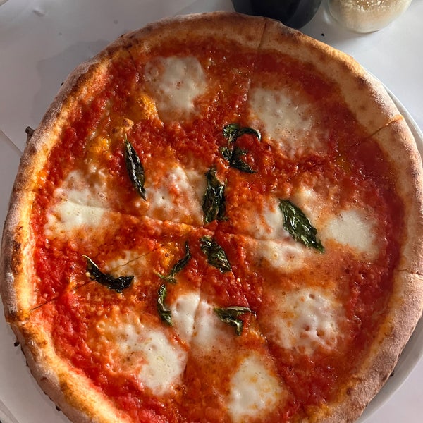 Photo prise au Amalfi Pizza par Tashia R. le6/18/2022