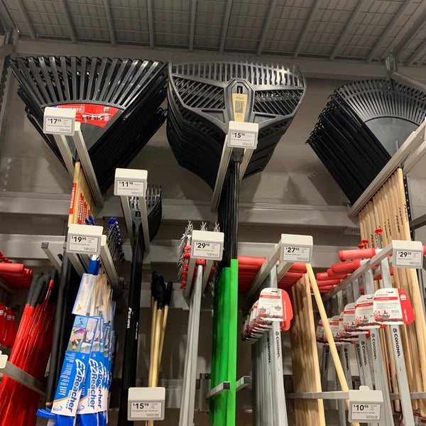 Lowe's Spring Hill'de Hırdavat Mağazası