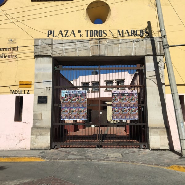 รูปภาพถ่ายที่ Plaza de Toros San Marcos โดย Luisito M. เมื่อ 12/22/2016