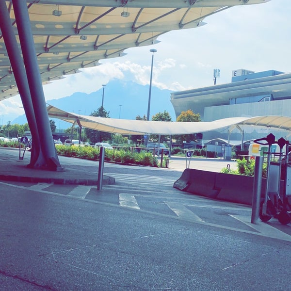 Photo taken at Salzburg Airport W. A. Mozart (SZG) by BM 🇮🇹 on 9/13/2021