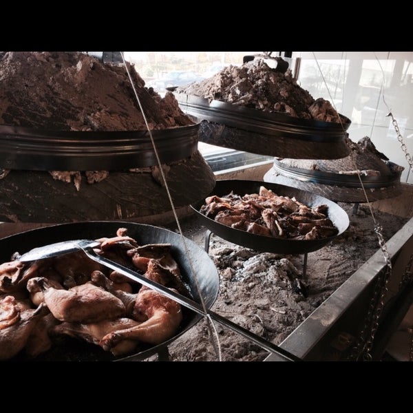 รูปภาพถ่ายที่ Avliya Restaurant โดย Ali G. เมื่อ 11/29/2014