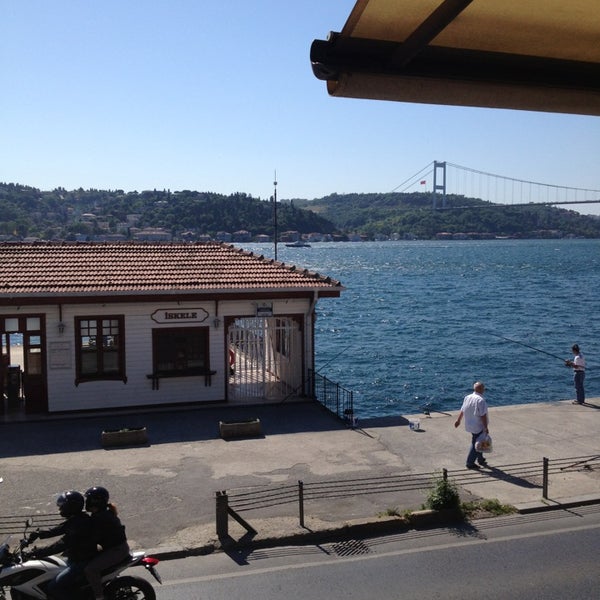 Das Foto wurde bei Taş Kahve Cafe &amp; Restaurant von Esra B. am 5/26/2013 aufgenommen