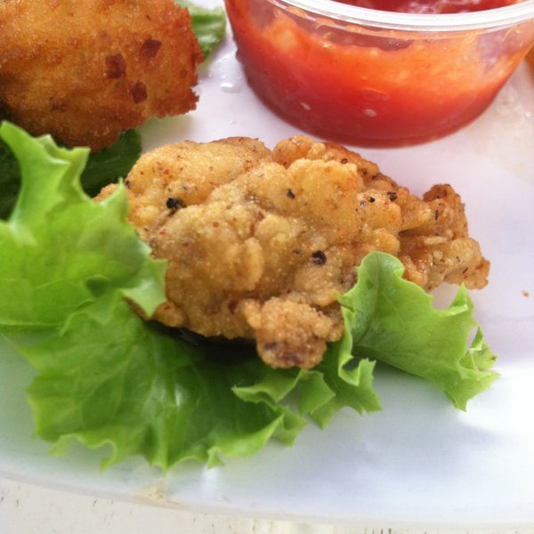 Delicious fried oysters and shrimp that are already peeled. Hush puppies and fries are excellent as well. Great for a lunch at the beach.