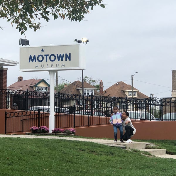 Снимок сделан в Motown Historical Museum / Hitsville U.S.A. пользователем Kacy 9/29/2019