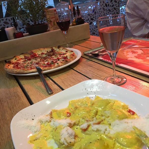 Photo taken at Vapiano by Elif S. on 9/30/2017