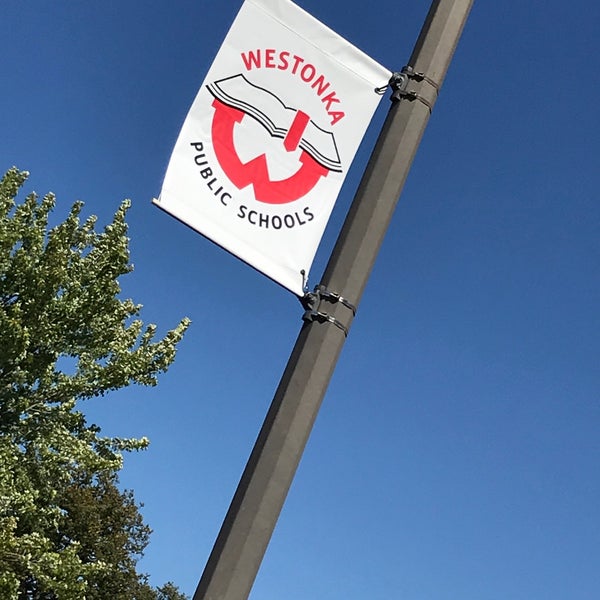 Mound Westonka High School 2 tavsiye'da fotoğraflar