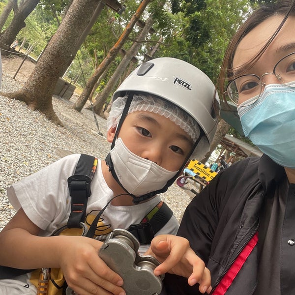 รูปภาพถ่ายที่ Forest Adventure (Bedok Reservoir Park) โดย mengdi s. เมื่อ 2/20/2021