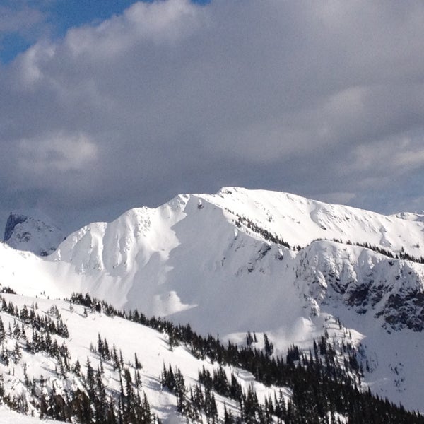 รูปภาพถ่ายที่ Revelstoke Mountain Resort โดย Marc Andre R. เมื่อ 2/26/2015