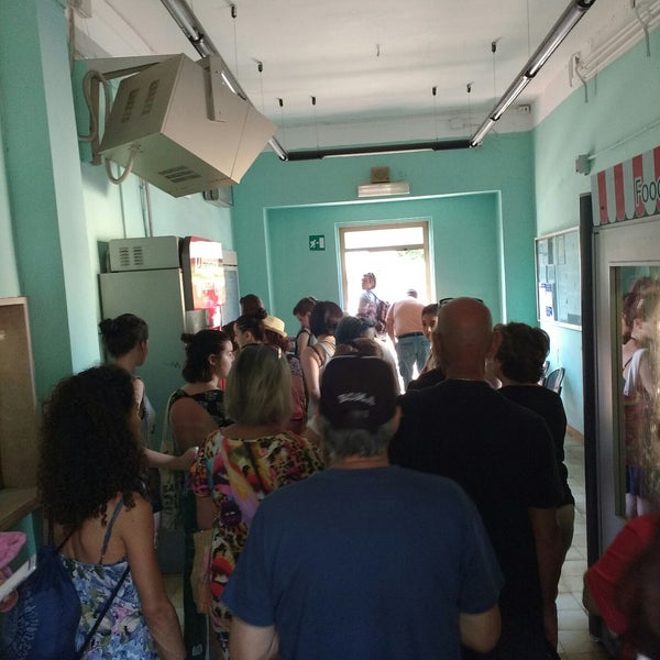 Stazione Santa Marinella Stazione ferroviaria in Santa Marinella