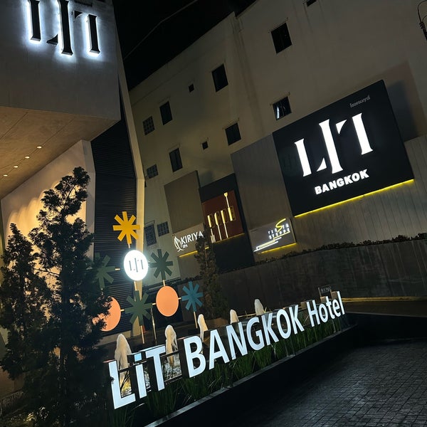 Foto tirada no(a) LiT BANGKOK Hotel &amp; Residence por Bodi ♈. em 12/12/2023
