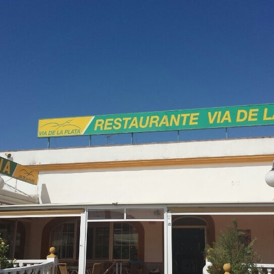 Photo taken at Restaurante Vía de la Plata by Youssef C. on 8/22/2014