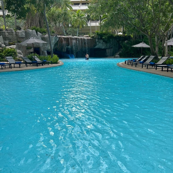 Снимок сделан в Andaman Lounge @ Hilton Phuket Lobby пользователем Sh .. 7/31/2023
