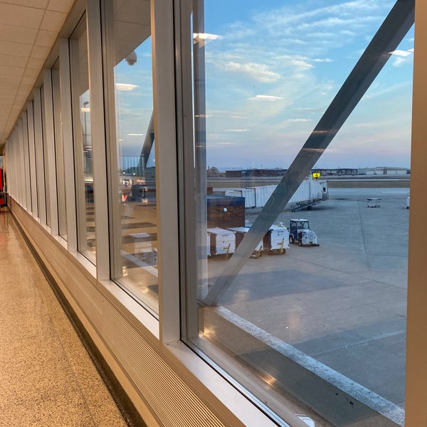 Снимок сделан в Fort Wayne International Airport (FWA) пользователем Wedad 🇺🇸 .. 3/5/2022