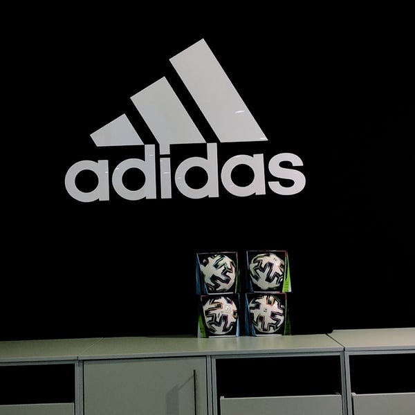 adidas outlet salwa road