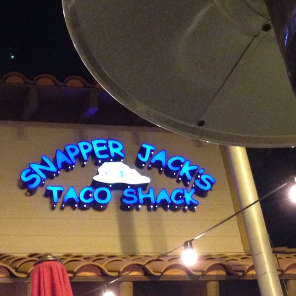 Foto tomada en Snapper Jack&#39;s Taco Shack  por Lorelei F. el 12/4/2013