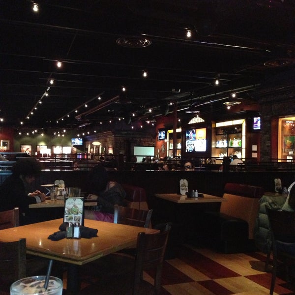 Снимок сделан в BJ&#39;s Restaurant &amp; Brewhouse пользователем Lorelei F. 4/21/2013