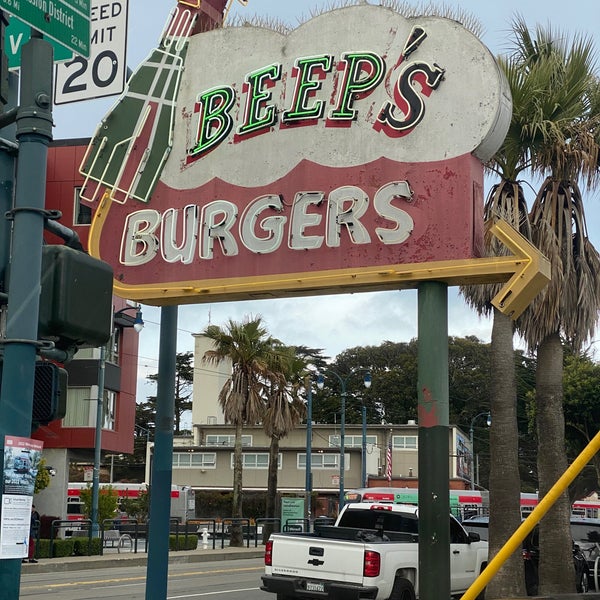 Photo taken at Beep&#39;s Burgers by Carlo S. on 4/19/2022