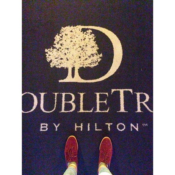 รูปภาพถ่ายที่ DoubleTree by Hilton โดย Carmen Cecilia เมื่อ 10/28/2015