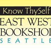 Das Foto wurde bei East West Bookstore von East West Bookstore am 3/25/2013 aufgenommen