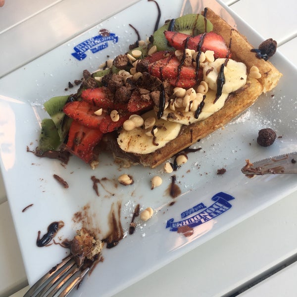 Photo taken at Bitez Dondurma &amp; Waffle by Lale Y. on 2/14/2018