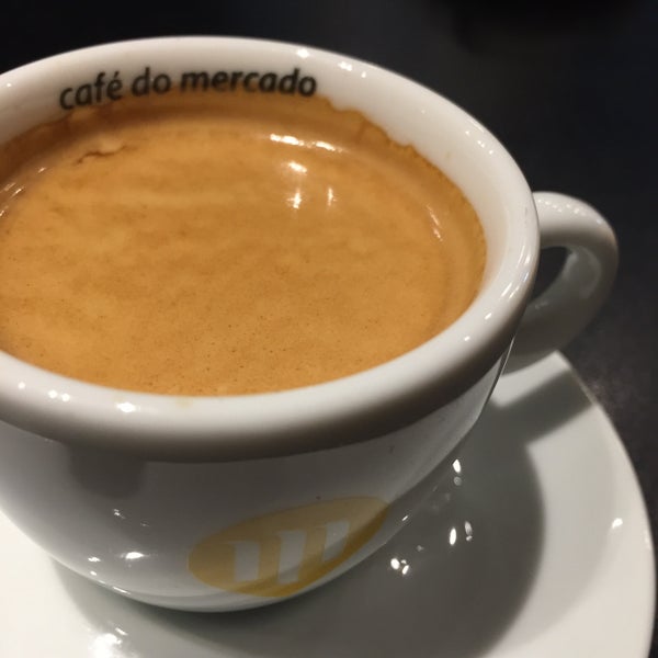 รูปภาพถ่ายที่ Café do Mercado โดย Camilla P. เมื่อ 3/20/2015