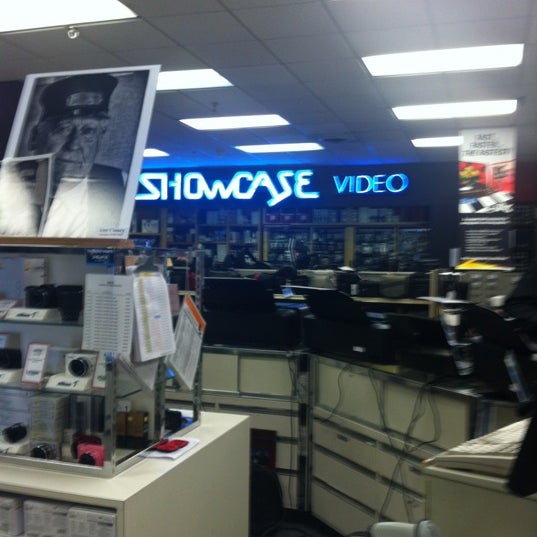 Снимок сделан в Showcase Inc. Photo &amp; Video пользователем Elizabeth F. 10/12/2012
