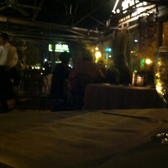 10/14/2012にElizabeth F.がNino&#39;s Italian Restaurantで撮った写真