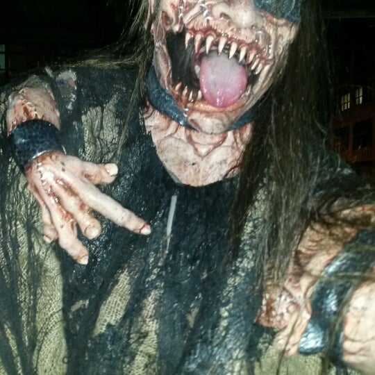 Photo taken at Blood Manor by Monica D. on 10/25/2014