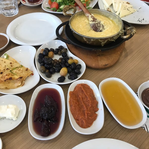 Foto tirada no(a) Kırıtaklar Mandıra &amp; Kahvaltı por Turan E. em 1/23/2019