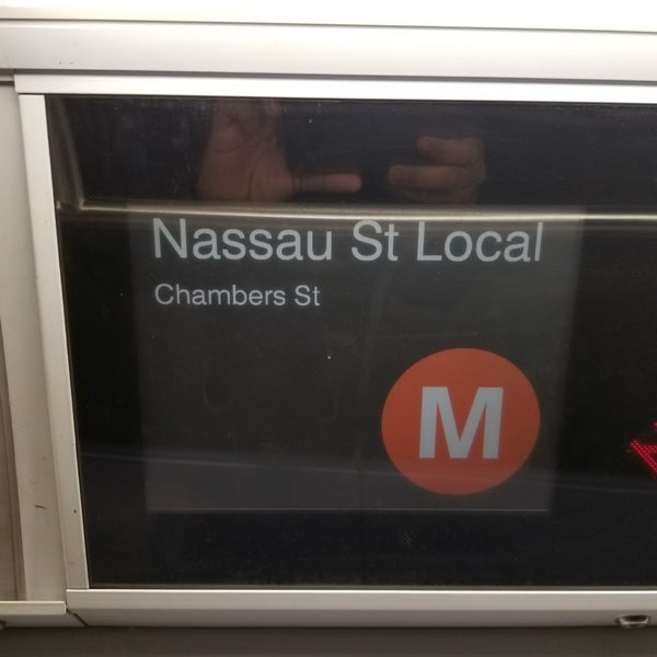 Снимок сделан в MTA Subway - M Train пользователем Tyler J. 12/27/2018