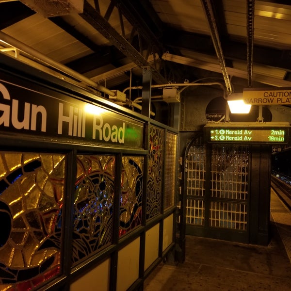 11/9/2019 tarihinde Tyler J.ziyaretçi tarafından MTA Subway - Gun Hill Rd (...