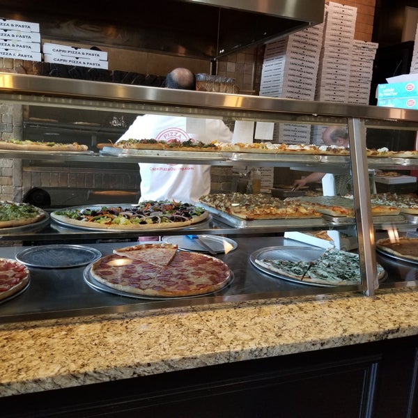 Снимок сделан в Capri Pizza &amp; Pasta пользователем Tyler J. 5/22/2019