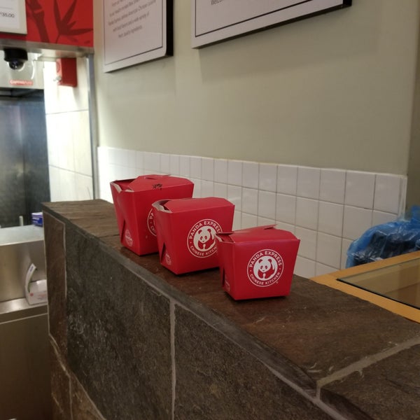 Photo prise au Panda Express par Tyler J. le10/26/2019