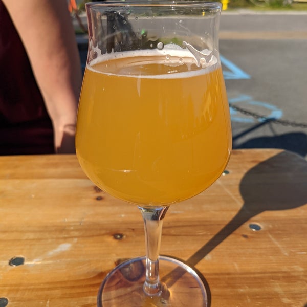 Photo taken at Benchtop Brewing Company by Kyle A. on 4/4/2021