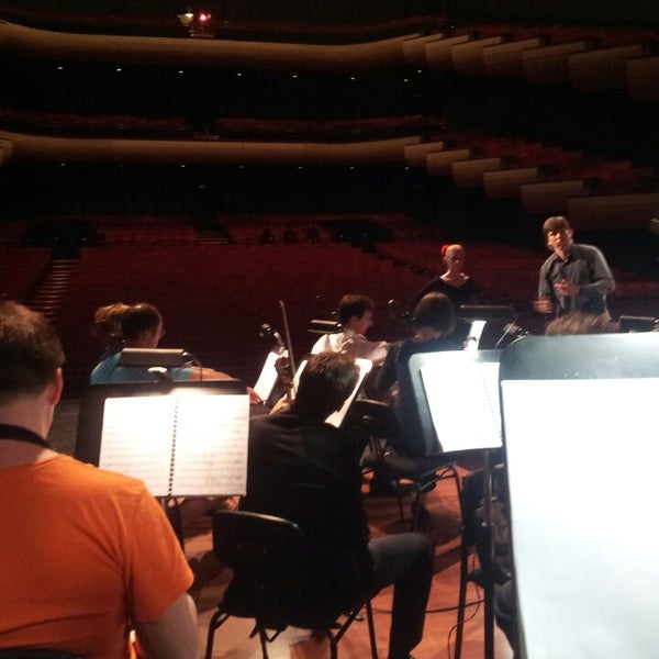 Foto diambil di Perth Concert Hall oleh Dmitry K. pada 4/8/2013