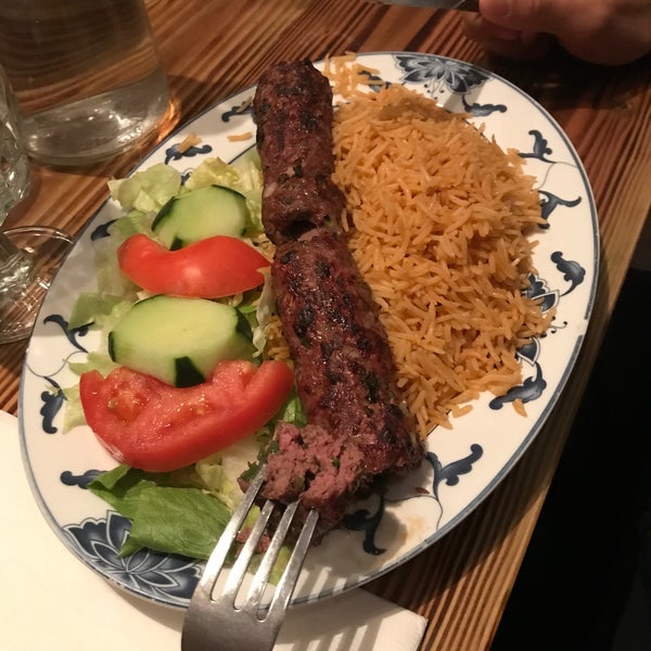 Foto tirada no(a) Afghan Kebab House por Karen C. em 12/29/2019